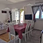 Apartament Fortudor *