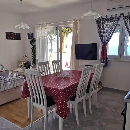 Apartment Fortudor *